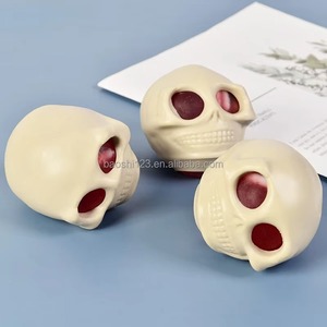 Jouet anti-stress en TPR en forme de tête de fantôme d'Halloween de 6 cm, tête de squelette souple, balle anti-stress pour farces et soulagement de l'anxiété, jouet sensoriel - Product Image 2