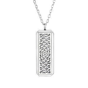 Collier diffuseur d'huile aromatique en acier inoxydable avec motif rectangulaire ajouré feuille de fleur pour hommes et femmes - Product Image 3