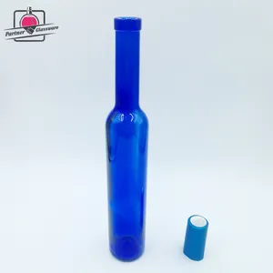 Garrafa de vinho de vodka de vidro azul com rolha de madeira 375ml