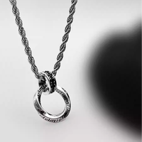 Collier pendentif Hisera en acier titane avec chaîne en corde pour unisexe, style rétro, tendance INS, polyvalent, hip-hop