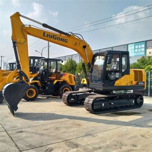 รถขุดไฮดรอลิกแบบตีนตะขาบมือสอง ยี่ห้อ Liugong รุ่น 913E G4 ขนาด 13 ตัน รุ่นใหม่จากจีน พร้อมเครื่องยนต์ Cummins สำหรับงานก่อสร้าง - Product Image 2