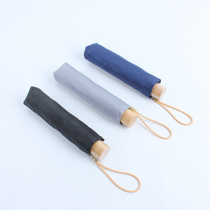 Parapluie manuel pliable de haute qualité de 21 pouces, résistant au vent, logo personnalisé en couleur pleine, classique, pour les voyages, fabriqué en pongé, protection UV - Product Image 2