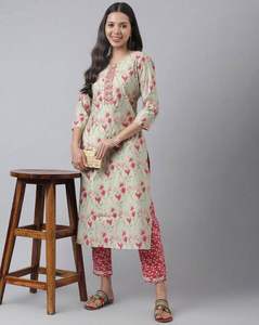 Algodón más vendido con estampado Mil con ropa de fiesta elástica Kurtis Pent para mujer disponible a precio asequible - Product Image 3