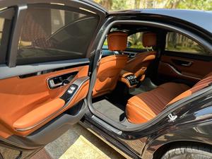 Auto Usado en Venta, Mercedes-Benz S 400 L 2022, Sedán de Lujo, Volante a la Izquierda, 313hp, Híbrido Suave de 48V, Excelente Estado - Product Image 4