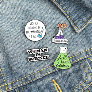 Broche de chemise sur le thème des expériences de chimie de dessins animés, Badges et épingles de sac à dos « LA SCIENCE EST LA VIE », Bijoux de mode pour hommes et femmes, Cadeaux pour enfants - Product Image 3