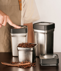 Vacare 850-2500ML, Juego de 4 Recipientes Modernos para Almacenamiento de Alimentos, Diseño Negro, HIPS+PP+Silicona, Aislamiento de Doble Pared - Product Image 6