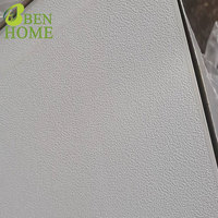Plaques de plafond en PVC 60x60 pour cloisons sèches en gypse recouvertes de vinyle avec dos en feuille d'aluminium
