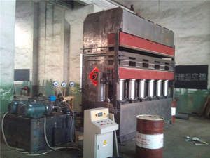 Machine de vulcanisation de bande de roulement de vente directe d'usine/presse de <span class=keywords><strong>precure</strong></span> en caoutchouc de bande de roulement/machine de rechapage de pneu - Product Image 5