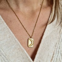 Collier Planète Design Créatif Collier Pendentif Croissant de Lune Exquis Style Ins Bijoux Polyvalents pour Femmes Plaque d'Or 18k