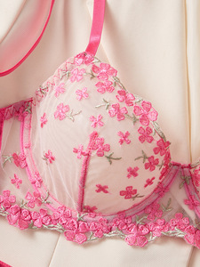 BOON 2025 Set Lingerie Seksi Eropa-Amerika Model Cross-Border, Bra Push-Up Berbahan Sheer dengan Bordir Bunga dan Kawat Penyangga, Desain Pure Desire - Product Image 5