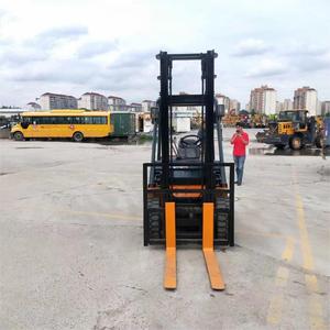 Montacargas Diésel Japonés Usado de 3 Toneladas con Altura de Elevación de 4m, Modelo 7F 3T 4M, Mástil de Dos Etapas, Neumático Todoterreno Antideslizante - Product Image 4