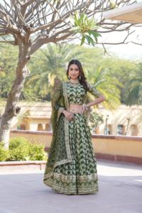 Jacquard de viscosa pura Dyable más vendido con lentejuelas bordadas trabajo Lehenga Choli para fiesta de boda y ocasión de Festival - Product Image 3
