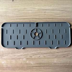 Kitchen <b>Sink</b> Splash Guard <b>Mat</b>, Silicone <b>Sink</b> Water Splash Catcher Pad Behind Faucet for Kitchen Bathroom <b>Sink</b> Draining <b>Mat</b> - Product Image 4