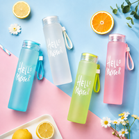 Bouteilles d'eau en verre borosilicate givré de 16 oz avec logo personnalisé, vente en gros, gobelets et tasses avec couvercles pour enfants et étudiants