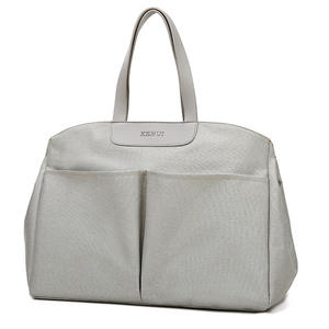 Grand sac à langer fonctionnel en polyester imperméable, durable et léger pour les voyages, sac pour les soins de bébé - Product Image 4