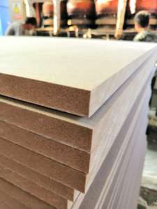 Trung quốc sản xuất 18 mét chống ẩm nguyên <span class=keywords><strong>MDF</strong></span> Board Gỗ Veneer bề mặt thiết kế hiện đại E0 12 mét 15 mét đồng bằng <span class=keywords><strong>MDF</strong></span> có sẵn - Product Image 6