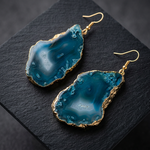 Boucles d'oreilles pendantes en pierre de druzy de qualité supérieure, argentées, faites à la main, design moderne, pour mariages et soirées, unisexe, pierres luxueuses, vente en gros - Product Image 4