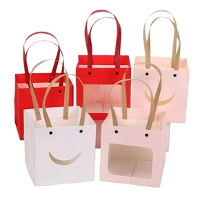 ถุงกระดาษสีขาวพิมพ์โลโก้ที่ออกแบบได้เองเป็นมิตรกับสิ่งแวดล้อมลายการ์ตูนน่ารักเครื่องประดับบูติกของขวัญคริสต์มาสสุดหรูถุงช้อปปิ้ง - Product Image 5