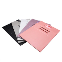 Boîte cadeau en carton rigide de luxe pliable grise en gros avec fermeture magnétique, finition mate et recyclable