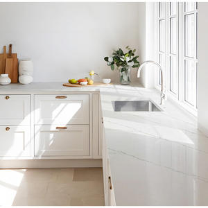 Usine personnalisée HIC Quartz haut de gamme moderne Calacatta Comptoir de cuisine en quartz blanc Grande dalle Artificielle Intérieur Hôtels 5 ans et plus - Product Image 1