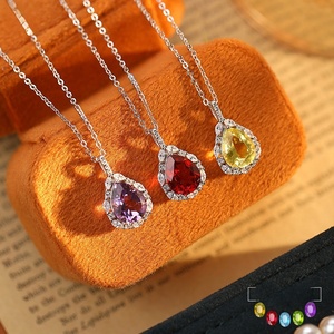 Pendentif en pierre de cristal naturel, collier chaîne croisée tendance en argent sterling S925, style designer haut de gamme, pierres précieuses colorées, exclusif - Product Image 2