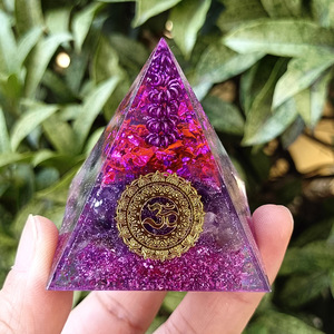 <b>Crystal</b> <b>Chip</b> Pyramid Resin Epoxy Craft Desktop Ornament Home Decoration Internal Engraving Collection Gift - Product Image 5