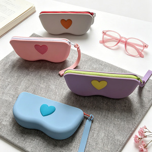 Étui en silicone pour lunettes et lunettes de soleil avec fermeture éclair, sangle de suspension, trousse de toilette étanche – Idéal pour l'été (Bestseller) - Product Image 2