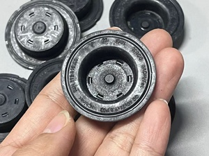 06H115418AA 06H115418D La tapa del tapón de la varilla de nivel de aceite y la tapa delantera curvada del tapón de aceite son para el <span class=keywords><strong>Beetle</strong></span> Arteon Tiguan Golf - Product Image 2