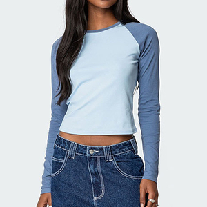 T-shirt da Donna Personalizzata con Design Grafico, <span class=keywords><strong>Maniche</strong></span> Raglan a Contrasto, Manica Lunga, Crop Top, Vestibilità Slim, T-shirt Neutra per Stampa Personalizzata - Product Image 1