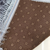 Usine en gros 100% Polyester brillant velours tapis de prière à la main tapis de prière islamique lavable pour un usage domestique