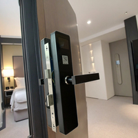 Sistema Innovador de Acceso a Habitaciones de Hotel, Cerradura Inteligente con Código QR y Tarjeta RFID para Puertas de Madera, Compatible con la Aplicación QRMaster, Datos en la Nube