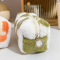 Logo personnalisé coloré fleur en peluche mignon crayon pochette étui maquillage papeterie organisateur cadeau fermeture éclair sac pour les filles