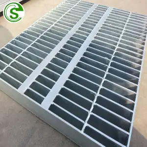 Flat Bar Steel Grating Catwalk Composite Metal Stair Treads Heavy Duty 30x30 Hot Dipped Galvanized Steel Grating