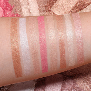 Partículas brillantes Resalte Técnica Tridimensional Esculpir la cara Sombras de contorno Aseo de alto brillo - Product Image 5