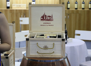 صندوق هدايا نبيذ أحمر خشبي محمول <span class=keywords><strong>3</strong></span> زجاجات صناديق تعبئة لتخزين الويسكي بمقبض - Product Image 4