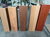Plinthes décoratives modernes en PVC imitation bois pour villas et hôtels - Durables, résistantes à l'humidité et à la décomposition, installation facile