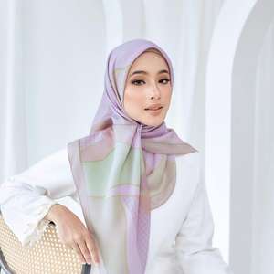Écharpe en Voile de Coton Doux Japonais avec Imprimé Arabe Personnalisé Bandana Ethnique avec Inspiration Tudung - Product Image 1