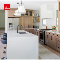 AllandCabinet Armoire de cuisine de style encastré en bois massif d'érable avec finition teintée de luxe avec îlot en quartz dans les villas