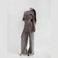 Ensemble 3 pièces décontracté et luxueux pour femme en maille gaufrée, comprenant un haut à col montant et demi-zip, un short taille haute et un pantalon, idéal pour le quotidien.