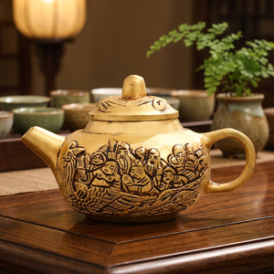 Théière chinoise traditionnelle avec couvercle et poignée décorée de figures et motifs sculptés - Product Image 6