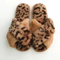 Nuovo design non-slip caldo della stampa del leopardo incrociate donne peluche pantofole di cotone