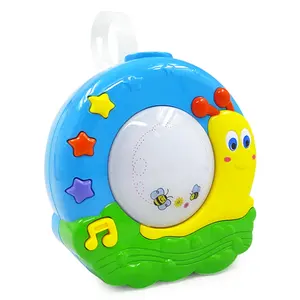 Lustige kunststoff musical spielzeug taschenlampe cartoon projektor für baby