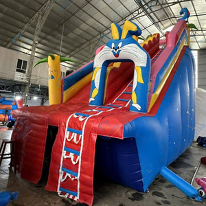 สไลเดอร์น้ำเป่าลมรูปแมวสำหรับสวนสนุก บ้านลมขนาด 4x8 เมตร วัสดุ PVC จากเวียดนาม ติดตั้งง่าย พร้อมฟังก์ชั่นเกม - Product Image 3
