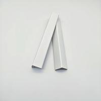 Échantillons gratuits de profilés d'angle en bois de pin, gesso blanc apprêté, joint à rainure et languette, 90 degrés, bordure en L, profil en bande, angle carré