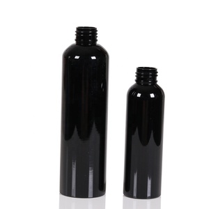 Flacone Spray Vuoto in PET Nero Lucido a Forma di Cilindro per Detergente Viso Industriale Ecologico, con Pompa Manuale per Nebulizzazione Fine - Product Image 4