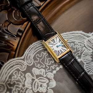 Reloj con incrustaciones de diamantes elípticos personalizado exquisito reloj de mujer de cuero genuino de moda temperamento de nicho - Product Image 1