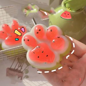 NOUVEAU Jouet Squishy Patte de Chat Pastèque Viral - Bestseller Mignon Anti-stress Cadeau pour Adolescents & Adultes, Articles de Thérapie et Faveurs de Fête - Product Image 3