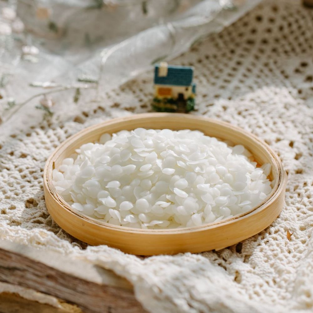Refined White Beeswax Pearls Organic Raw Bees Wax Cheap Price Bulk Sale food grade first grade white color