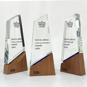 カスタムクリスタルトロフィー彫刻賞スポーツミーティング用プラーク歓迎ギフトウッドベースクリスタルトロフィーMH-N445 - Product Image 2