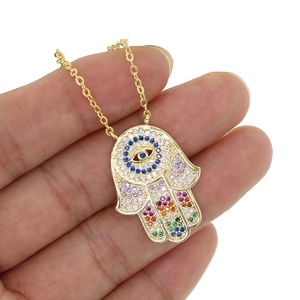 <span class=keywords><strong>Collana</strong></span> <span class=keywords><strong>Fatima</strong></span> a <span class=keywords><strong>mano</strong></span> semplice Hamsa da donna con arcobaleno CZ Multi-Charmed malocchio fortunato stile turco alla moda gioielli in zircone - Product Image 1